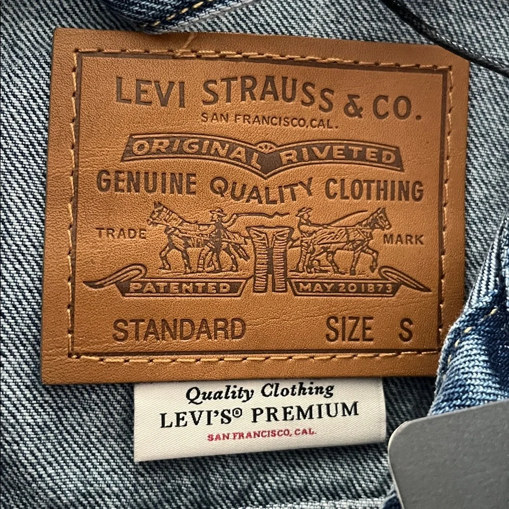 Levi's Limited Macys Exclusive All Over Embellished Trucker Jacket size S . RARE
